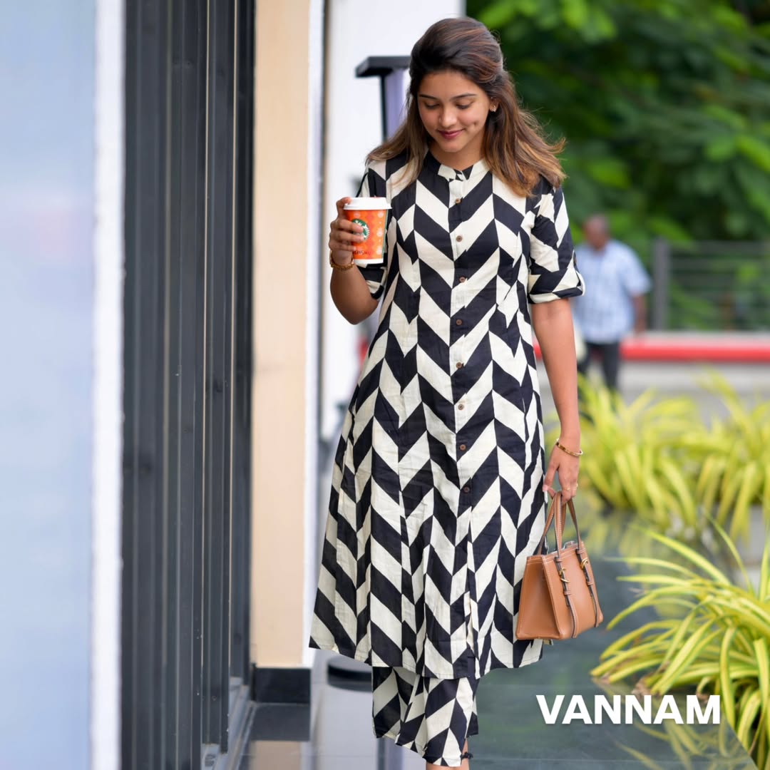 Co-Ord set in Aline pattern with one side pocket paired with Ankle length pant