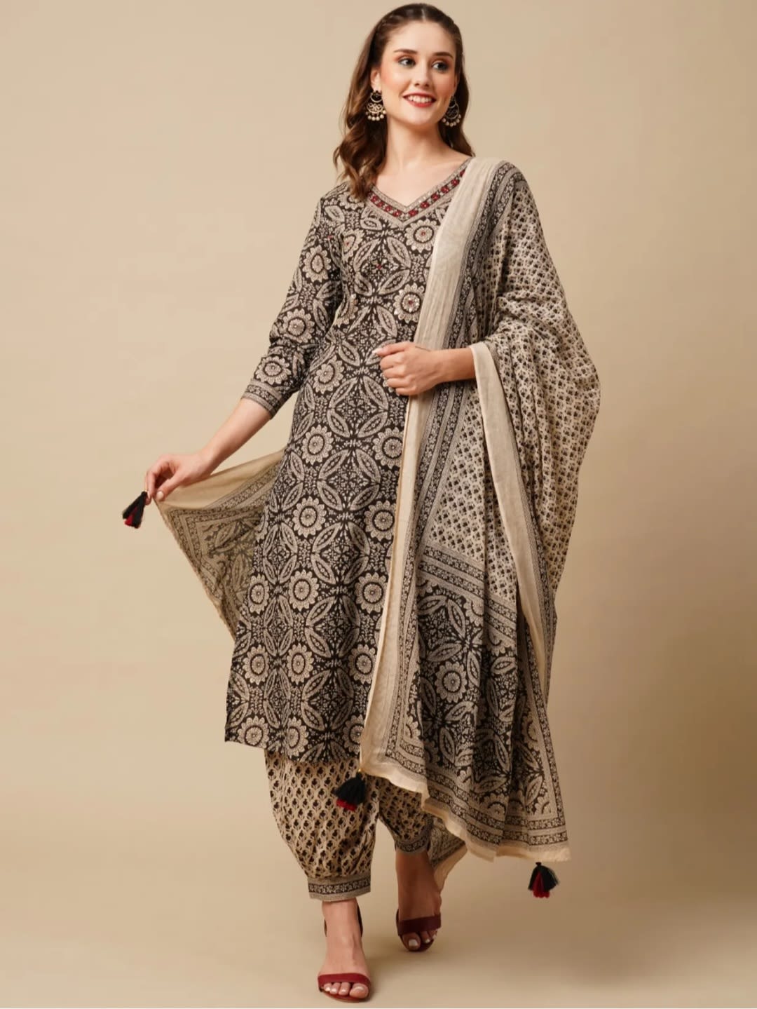 Black Women's Floral Printed Regular Pure Cotton Kurta with Trousers & With Dupatta