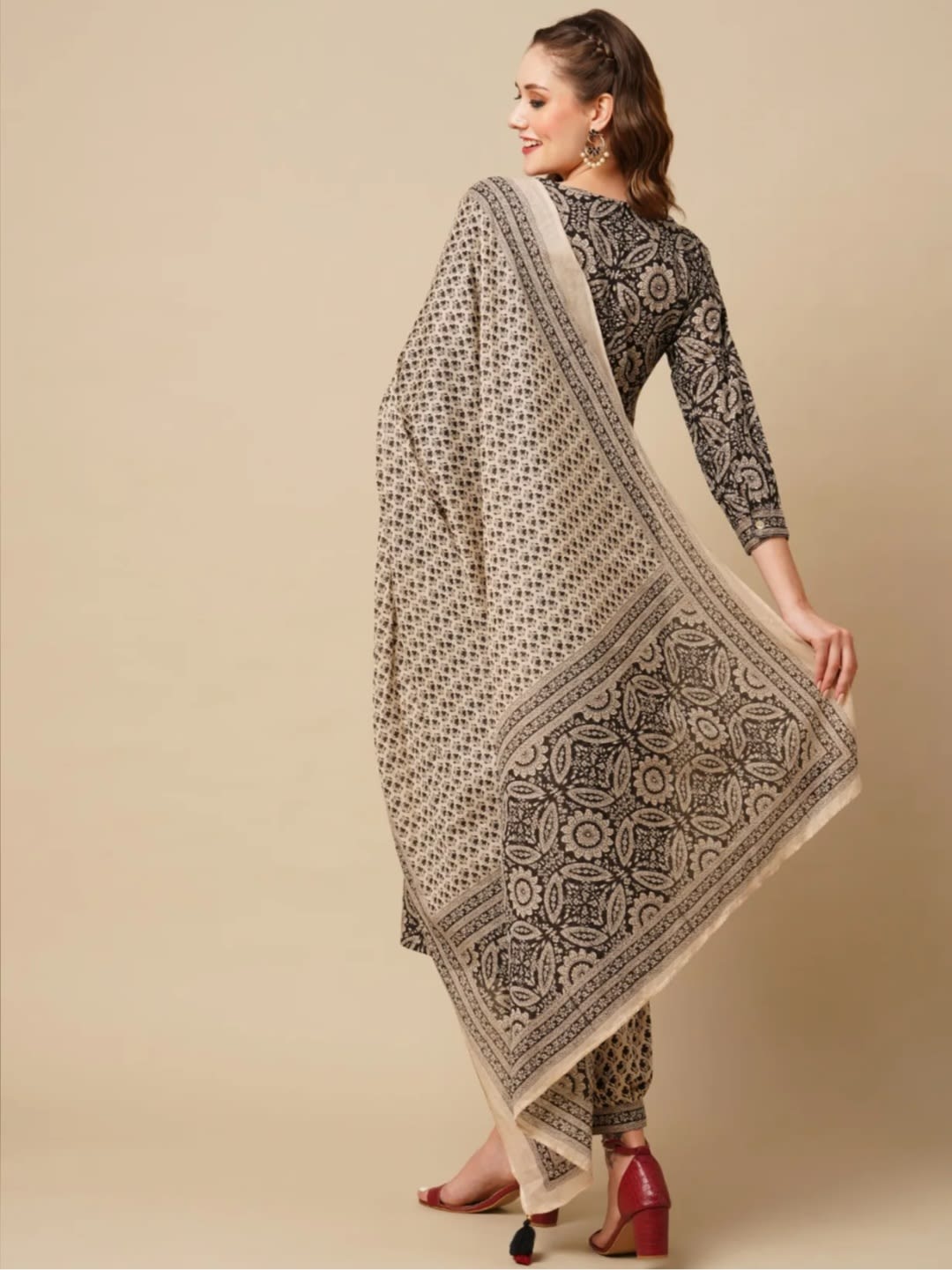 Black Women's Floral Printed Regular Pure Cotton Kurta with Trousers & With Dupatta